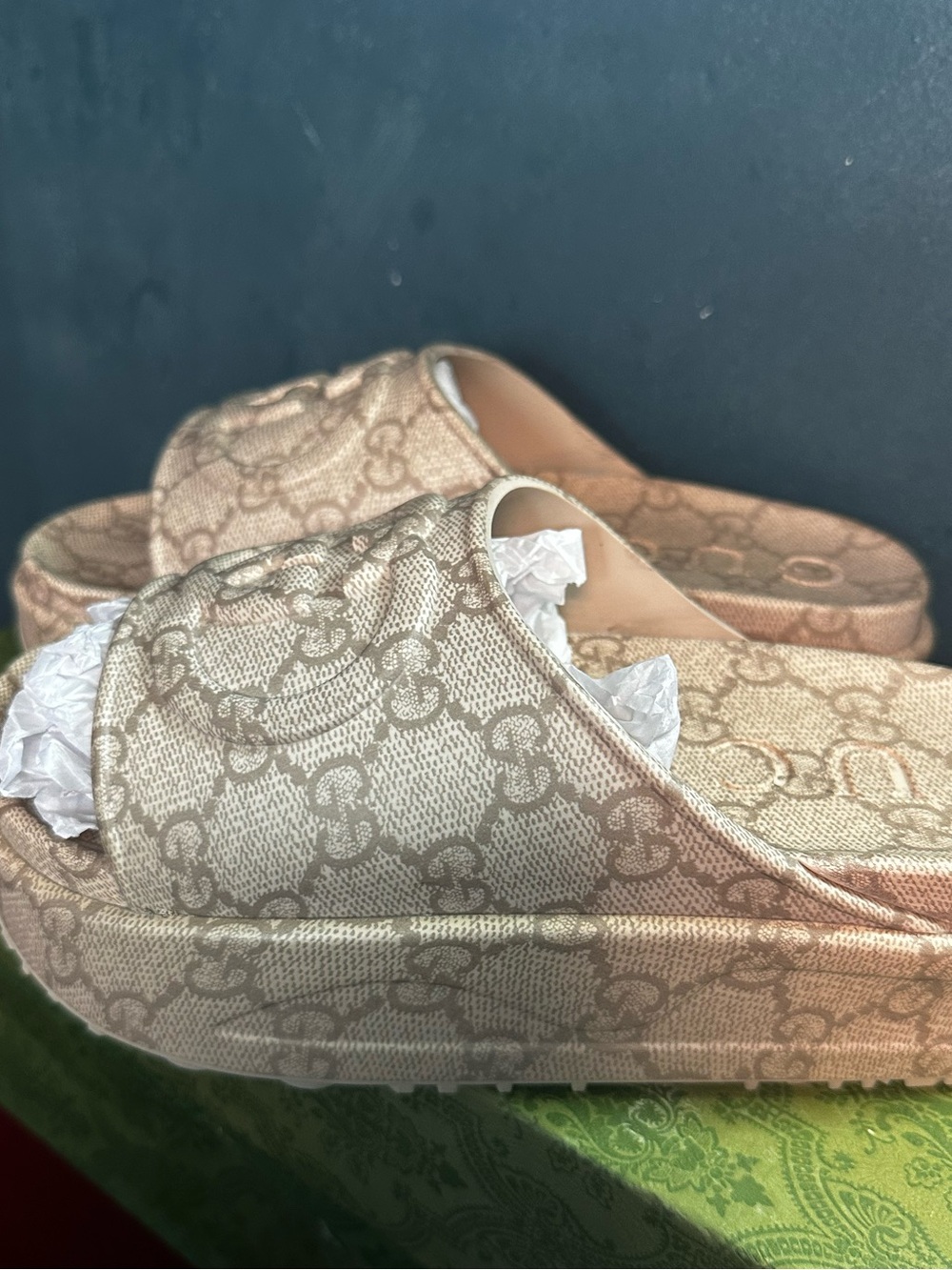 Gucci Beige Monogram Platform Slides - Picture 4 of 8